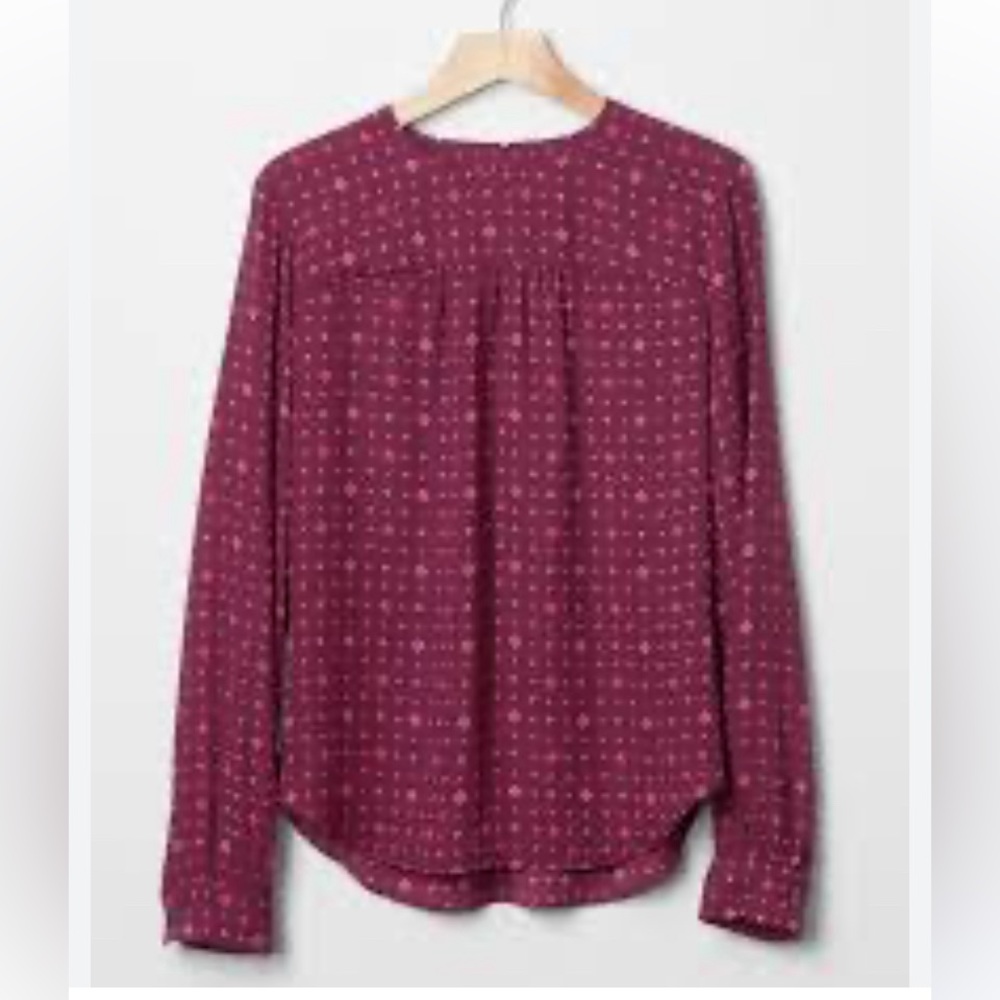 GAP Long Sleeve Shirred Crew in Garnet